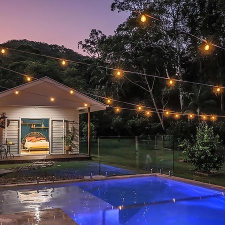 The Poolhaus Retreat - Peaceful Private Studio Valdora Εξωτερικό φωτογραφία