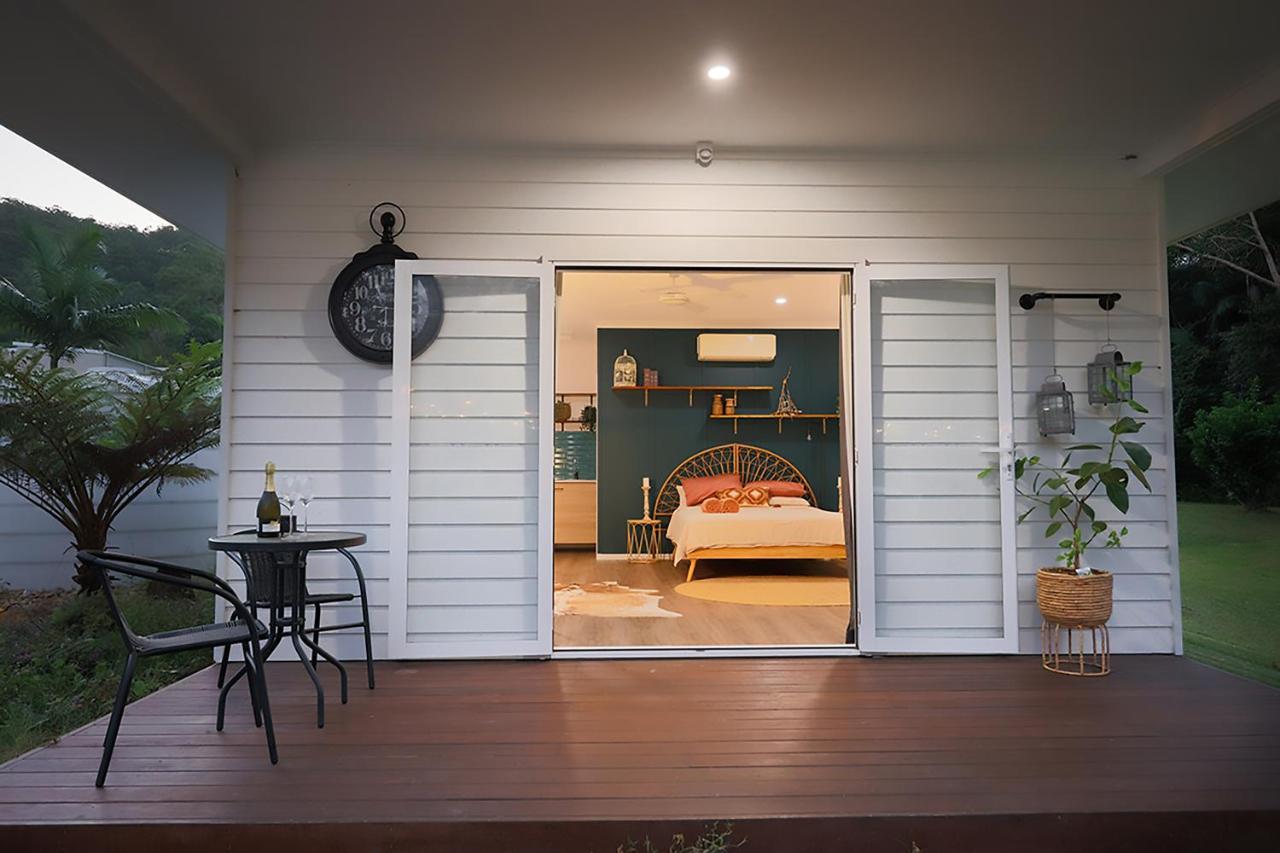 The Poolhaus Retreat - Peaceful Private Studio Valdora Εξωτερικό φωτογραφία