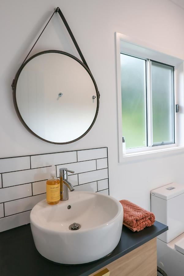 The Poolhaus Retreat - Peaceful Private Studio Valdora Εξωτερικό φωτογραφία